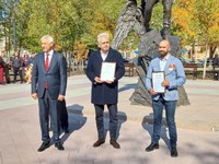 Любите Родину. Она одна такая.