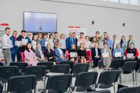 Состоялась торжественная церемония награждения победителей конкурса социальных проектов «Сплав добра и дела - 2024». В текущем году в конкурсе приняли участие 43 заявителя. По решению конкурсной комиссии победителями стали 18 инициатив: 10 проектов НКО и 